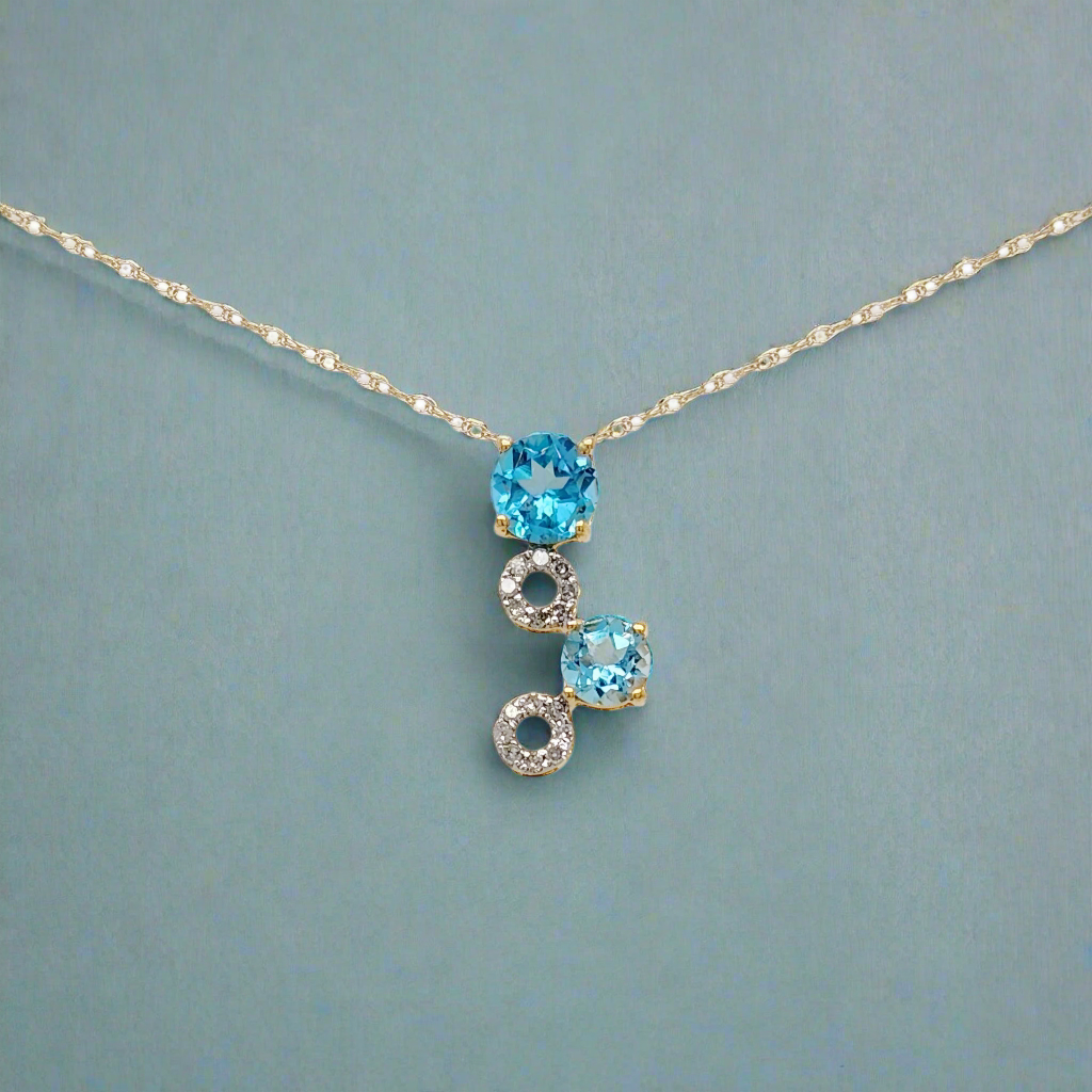 10K Gold and Stone Circles Pendant Necklace