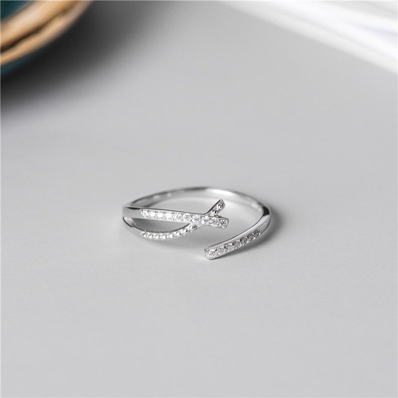 Sterling Silver Overlapping/Crossover Elegant Ring
