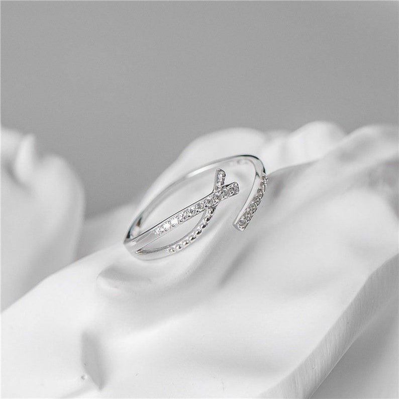 Sterling Silver Overlapping/Crossover Elegant Ring