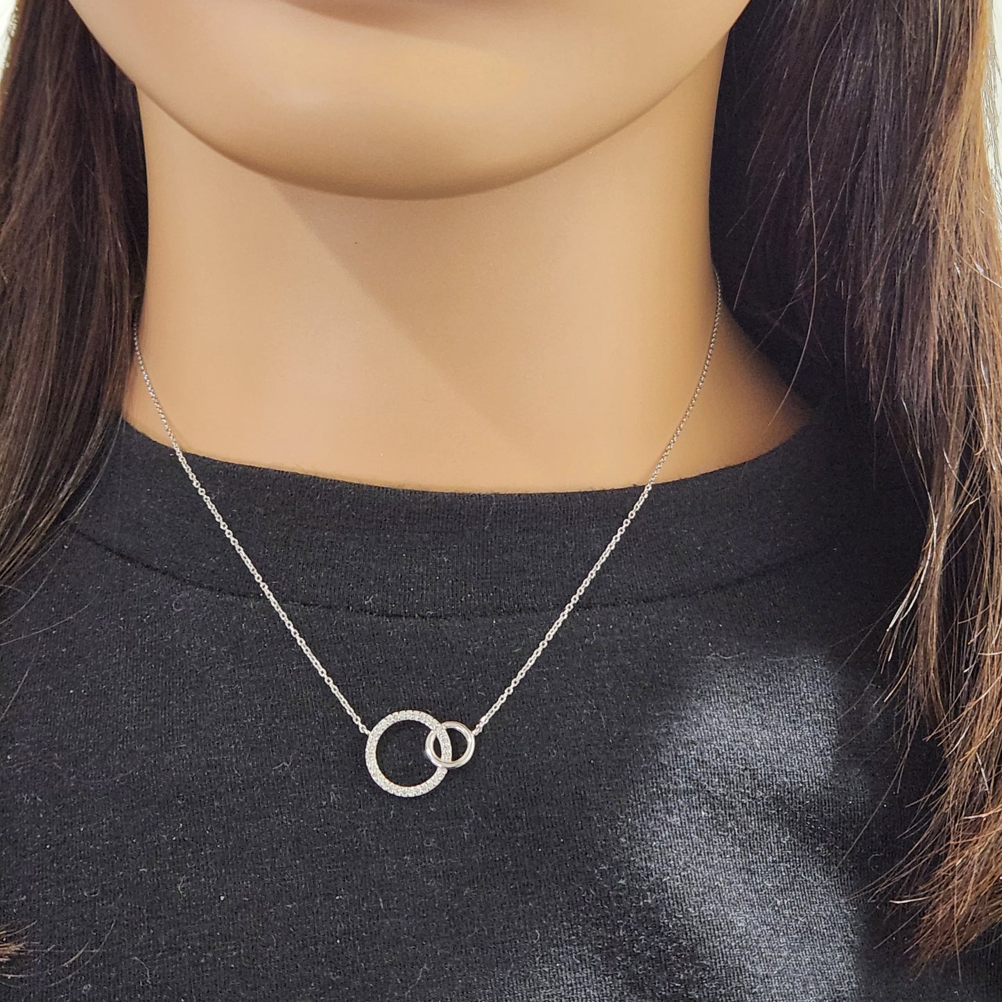 14K Gold Diamond Interlocking Circles Necklace