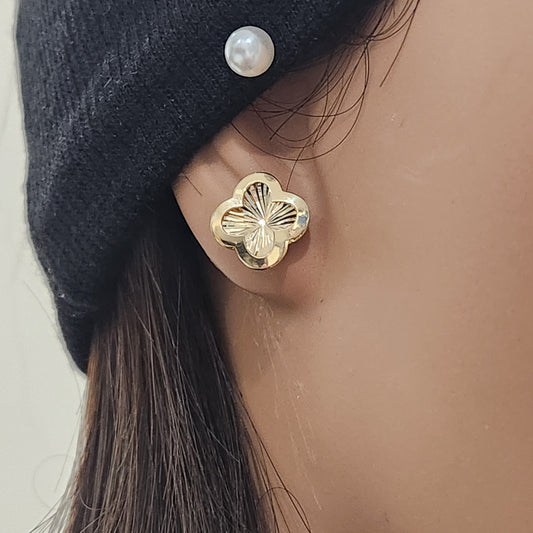 14k Gold Sunburst Flower Stud Earrings