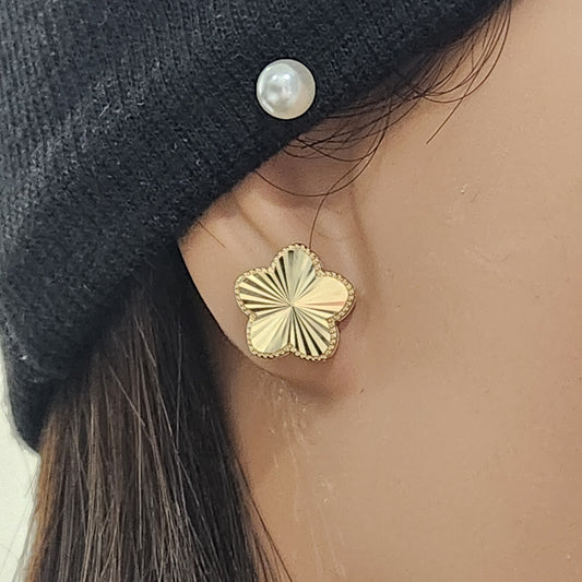 14k Gold Sunburst Flower Stud Earrings