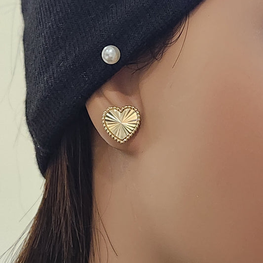 14k Gold Sunburst Heart Stud Earrings