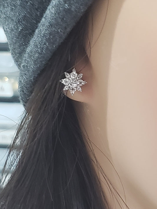 10K Gold And Diamond Stud Earrings - HK Jewels