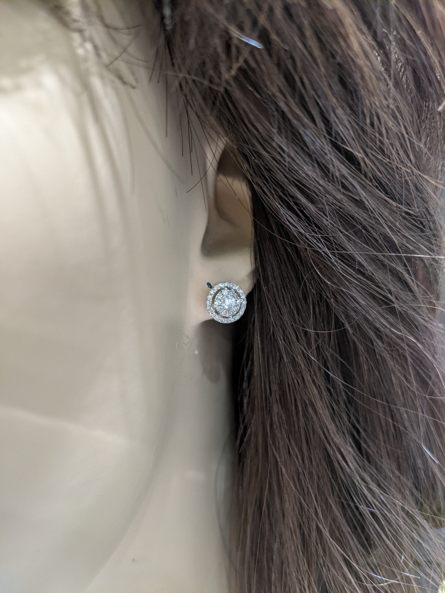 18K Gold Round Diamond Stud Earrings - HK Jewels