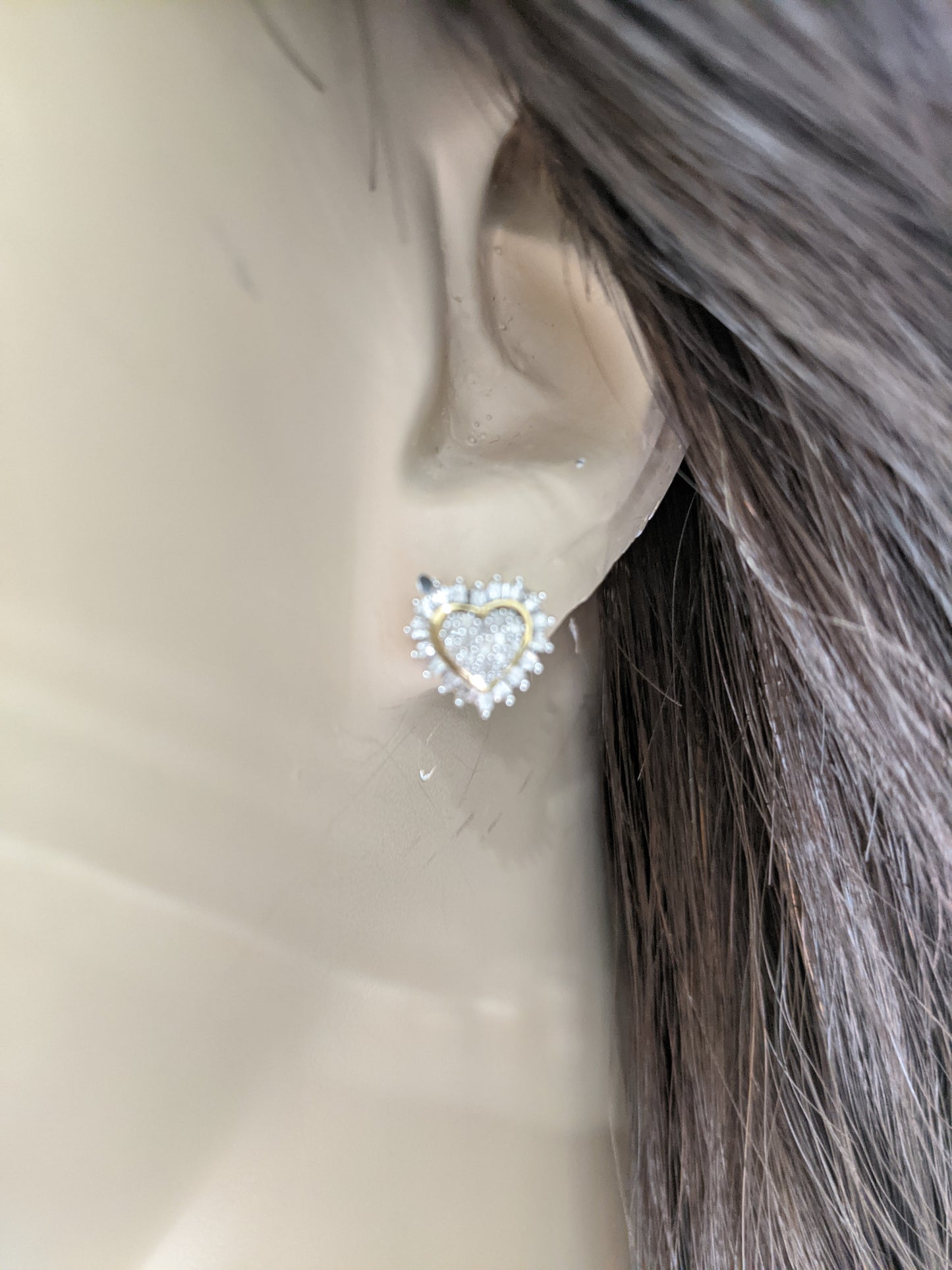 10K Gold And Diamond Heart Stud Earrings - HK Jewels