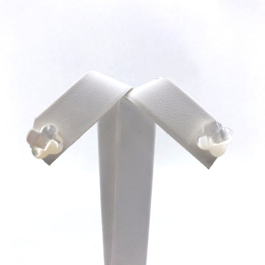 14K Gold Mother of Pearl Flower Stud Earrings - HK Jewels