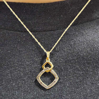 10K Gold Interlocking Diamond Shape Pendant