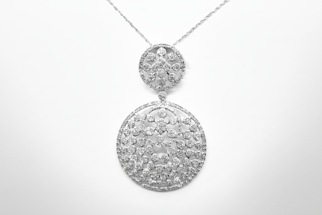 14K White Gold and Diamond Circle Pendant Necklace