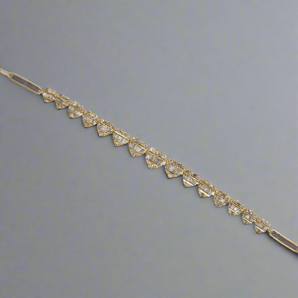 14K Gold Paperclip With Center Diamond Hearts Bracelet