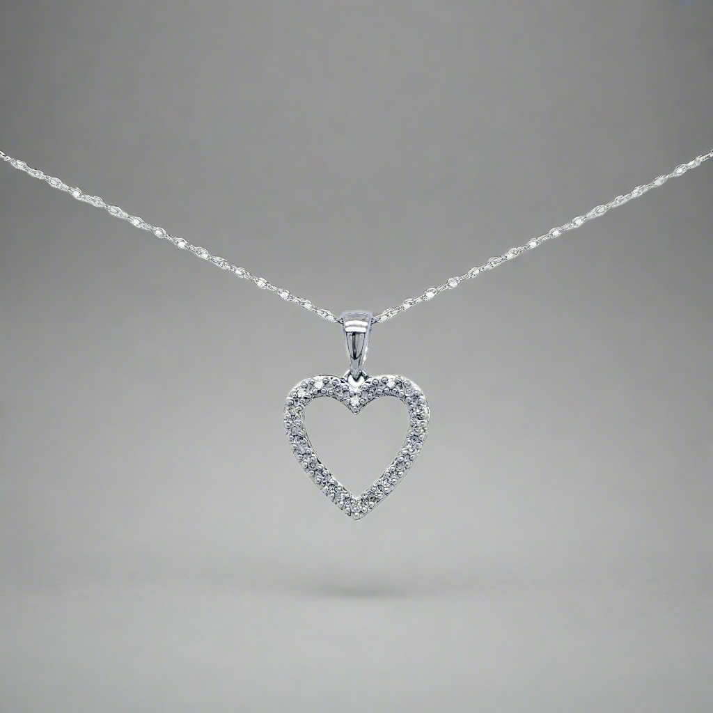 10K Small Diamond Heart Pendant Necklace