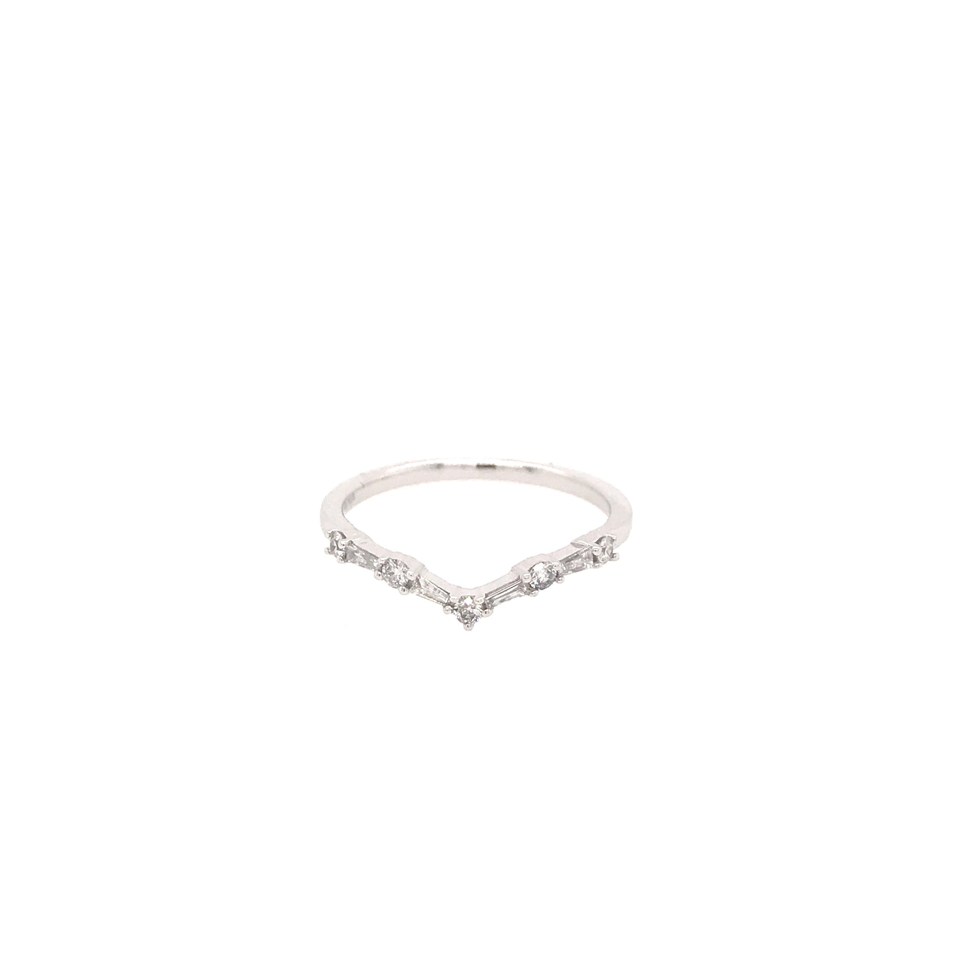 10k V Shape Diamond With Baguette Ring - HK Jewels