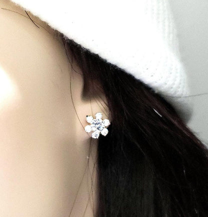 14K Gold CZ Flower Stud Earring - HK Jewels