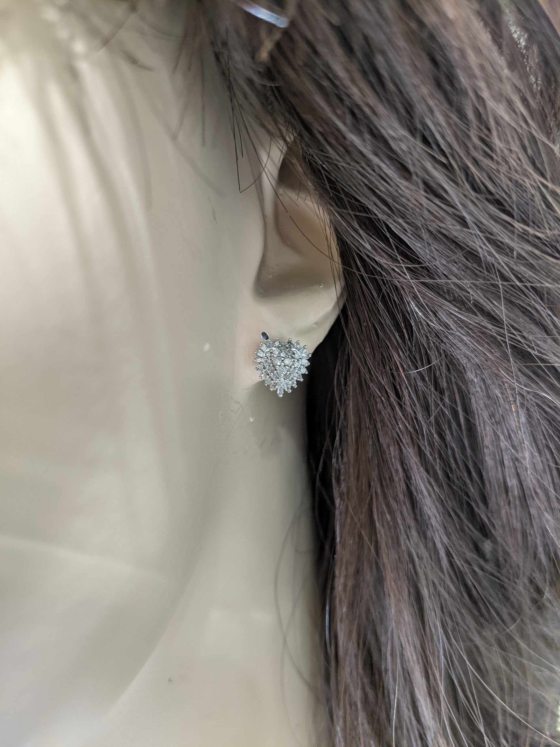 10K Gold And Diamond Heart Stud Earrings - HK Jewels