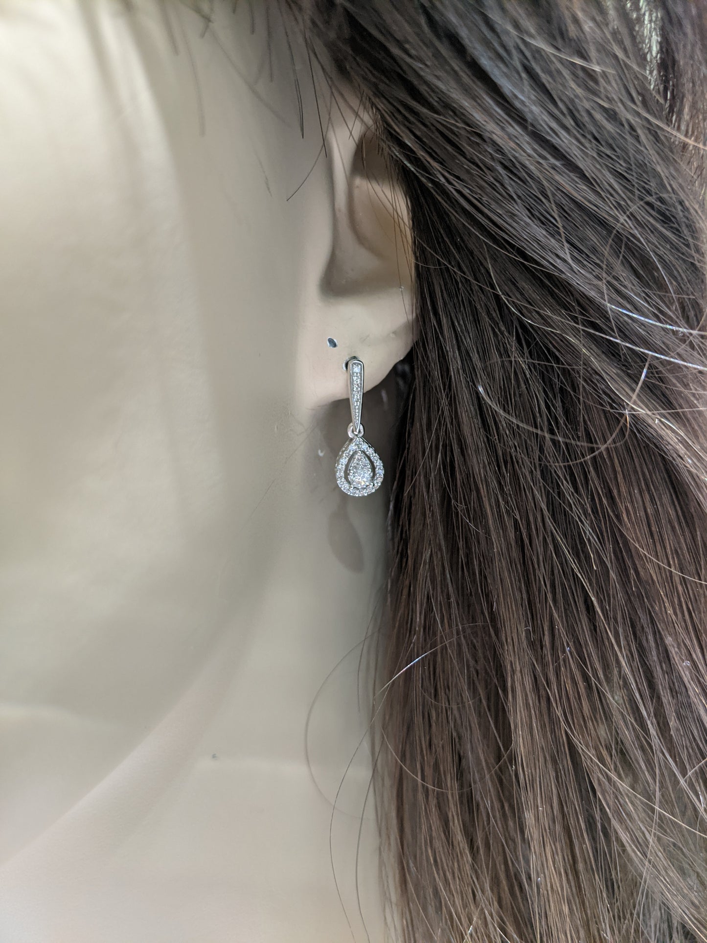 10K Gold And Diamond Teardrop Earring - HK Jewels