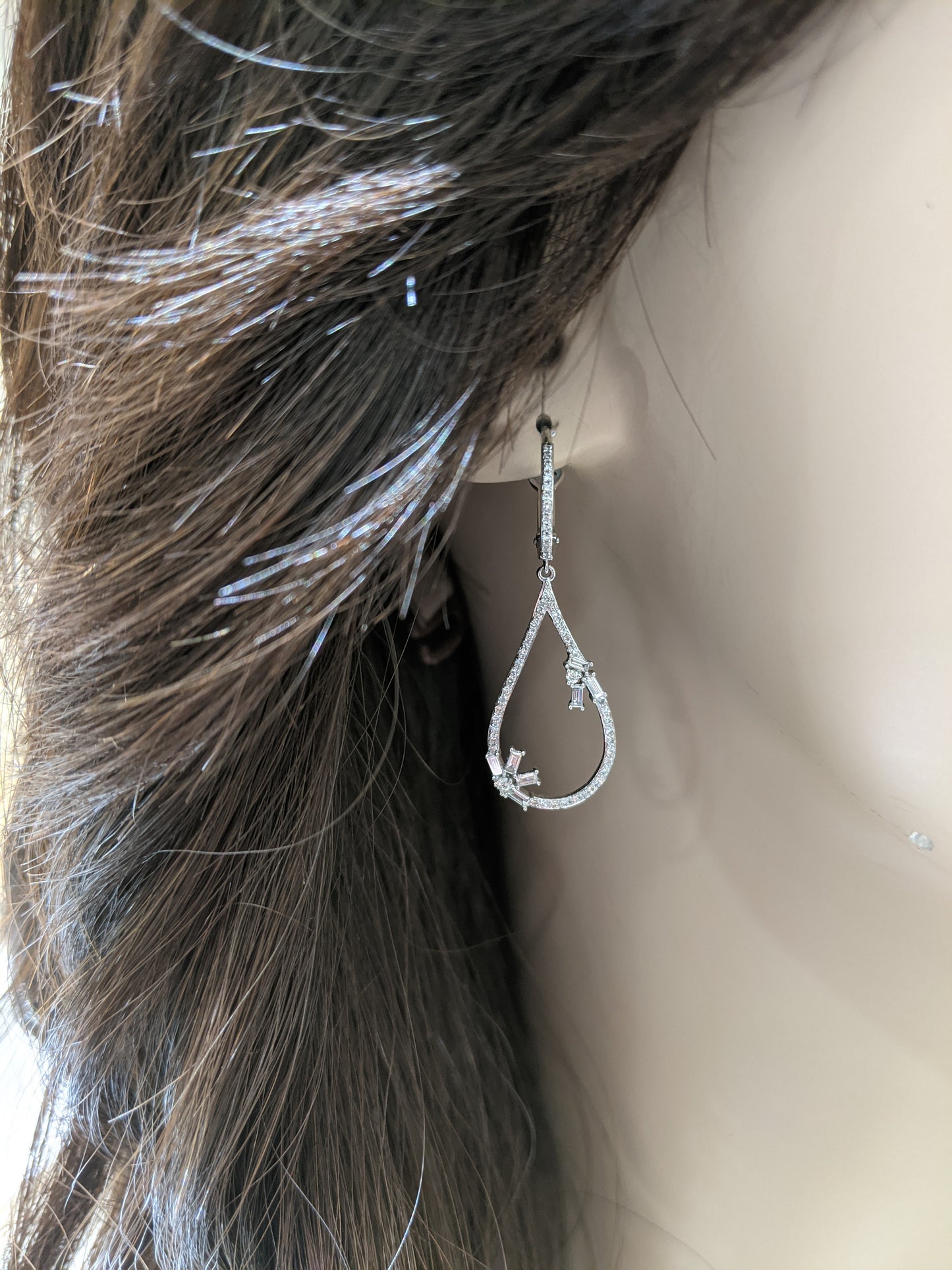 14K Gold and Diamond Teardrop Earrings - HK Jewels