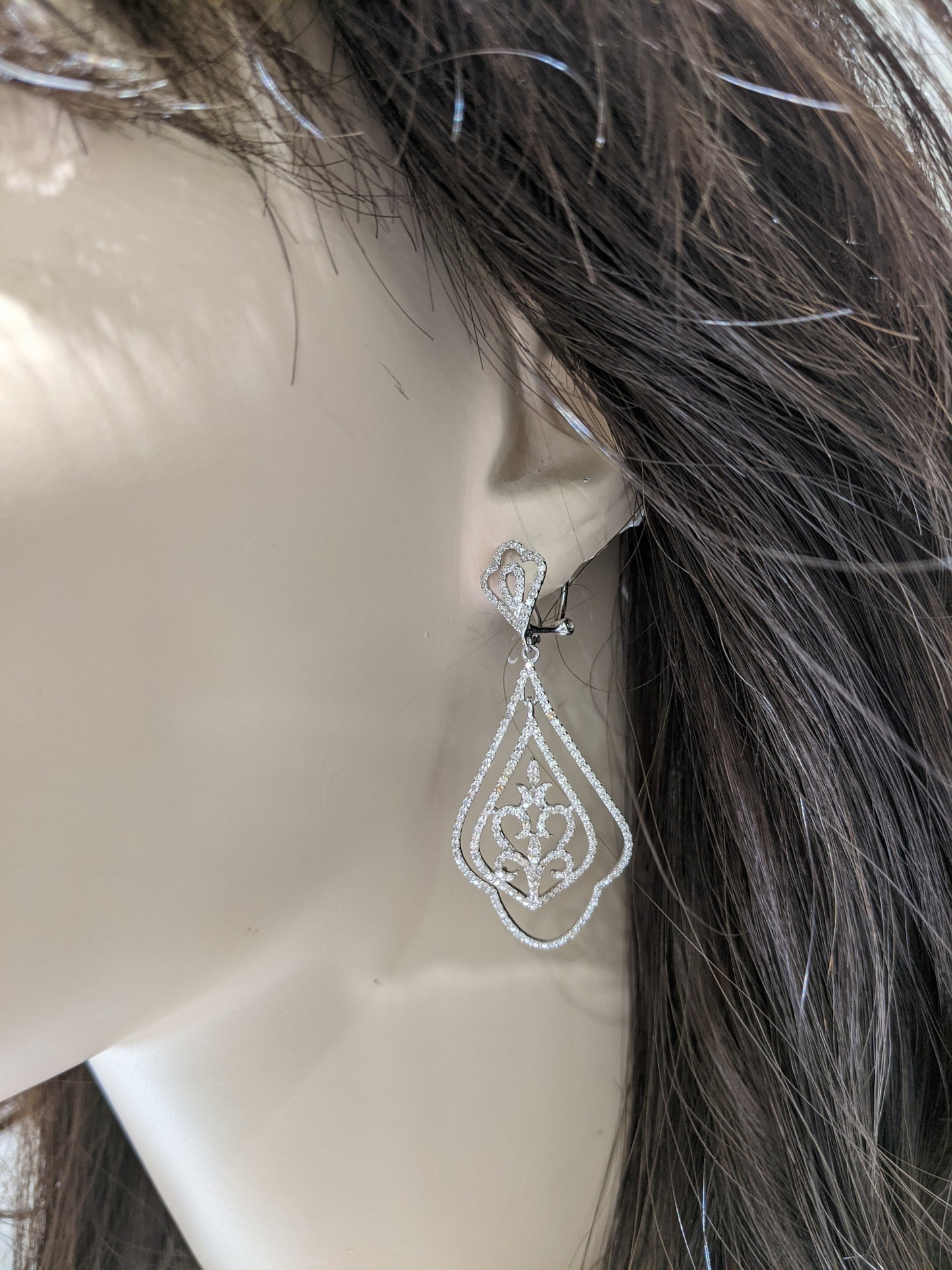 14K White Gold and Diamond Earrings - HK Jewels