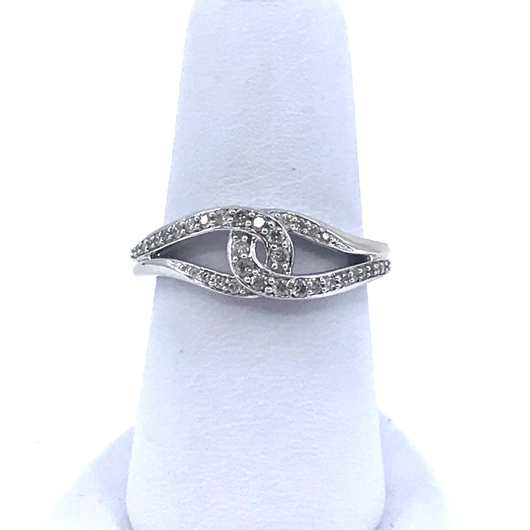 14K White Gold And Diamond Ring - HK Jewels